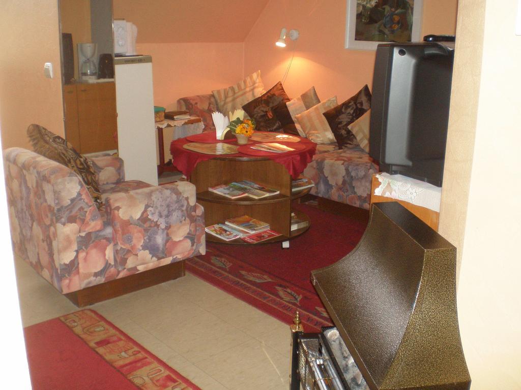 Jannseni Accommodation Parnu Ngoại thất bức ảnh